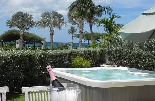 Oranjestad-West Apartment | Spectacular Ground Floor Apt. w/grill, Jacuzzi and Private Terrace