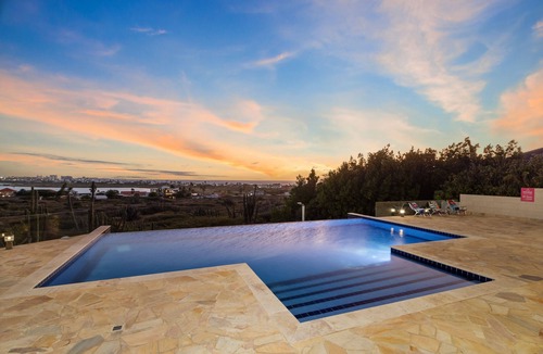 Malmok Villa | Spectacular Ocean views * Infinity pool * Hot Tub