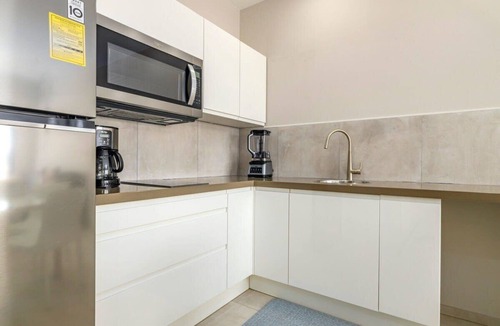Kamay Apartment | Spectacular one bedroom apartment in gold coast
