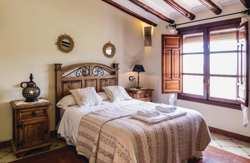 Luque House | Spend a dream vacation in this charming rural vacation home in Luque with private pool and panoramic