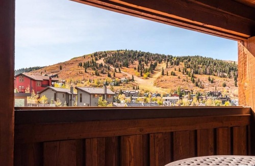 Deer Valley House | Steps to Main St—Enjoy Both Park City Mountain & Deer Valley!