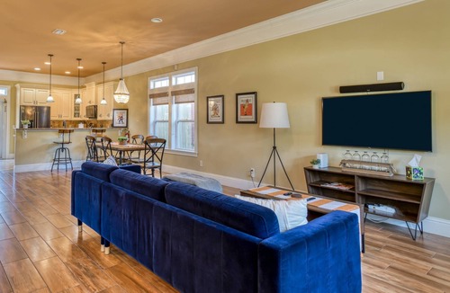 Lincolnville House | Steps to Shops, Food, and Historic Downtown, Quiet Street, 5 Miles to Beach! $300 in Free Tickets!