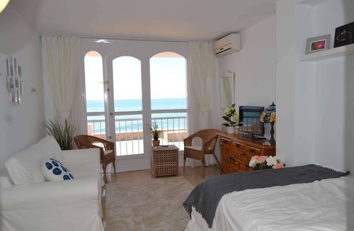 Nerja Apartment | Studio next to Torrecilla Beach