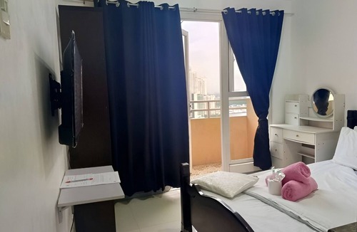 Ermita Night District Condo | Studio on 30th flr with Balcony | Stunning Overlooking City of Manila & Bay