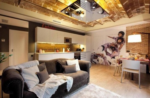 El Raval Apartment | Stunning Light-Filled Apartment with Rooftop Pool in Central Barcelona