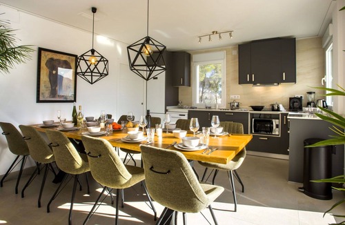 Alcalali Villa | Stunning private villa with A/C, private pool, WIFI, TV, patio, pets allowed and panoramic view