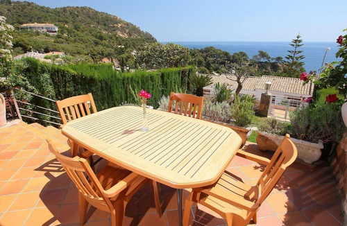 Tossa de Mar House | Stunning villa for 7 people with pool, WIFI, TV and balcony