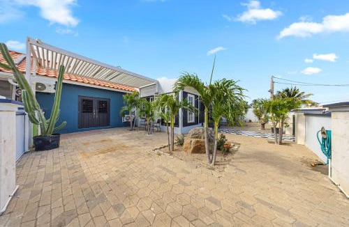 Esmeralda Apartment | Stylish Aruba Getaway, Close To Beach, Cozy For 2