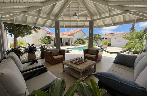 Ponton Villa | Sun, Fun & Family Time – Private Aruba Villa with Pool & Privacy
