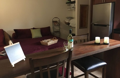Paradijswijk Apartment | Surround yourself by Caribbean art in a local atmosphere.