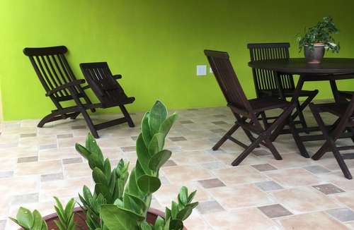 Paradijswijk Apartment | Surround yourself by Caribbean art in a local atmosphere.
