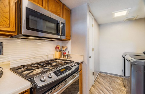 Taylor Ranch House | Taylor Ranch Respite - Modern, Light, Open Concept