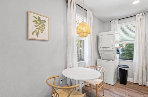 Lincolnville Apartment | The Cedar Loft B - Team Joseph Ellen