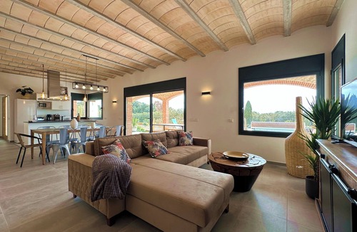 Perelada Villa | The Private Accommodation Villa in Peralada