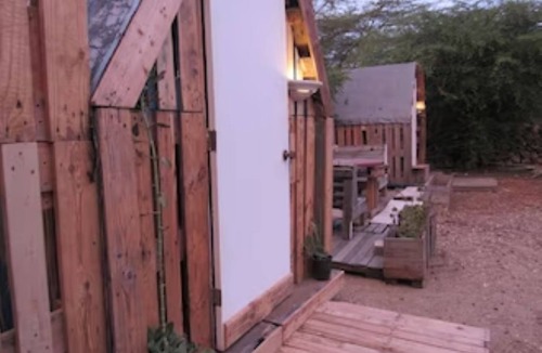 Oranjestad-West Cabin | Tiny House Cabins 4n