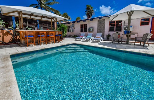 Shiribana House | Totally Private Enclosed Home/Large Pool/Centrally Located in Suburban Community