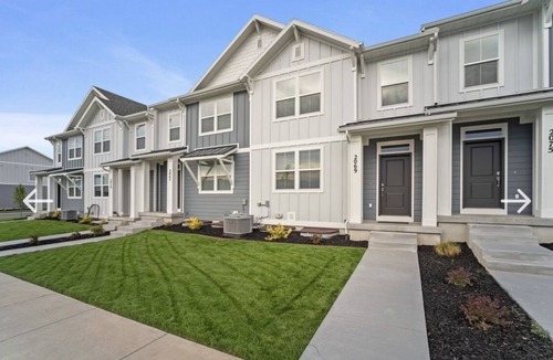 Heber House | Townhouse w views + 2 car garage + washer + dryer