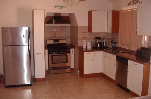 Calbas Plaza Residences House | Traditional Cunucu House in Calbas Plaza Aruba
