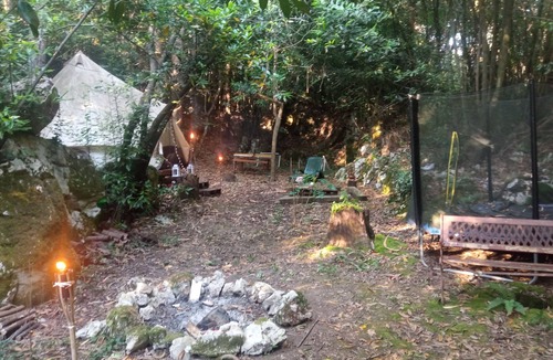 Ruiloba Cabin | Treehouse in rural forest area, charming Tipi Glamping tent in downtown area