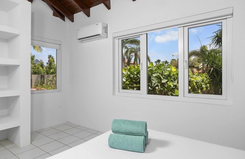 Moko Villa | Tropical Escape 4BR Villa Pool BBQ Near Palm Beach