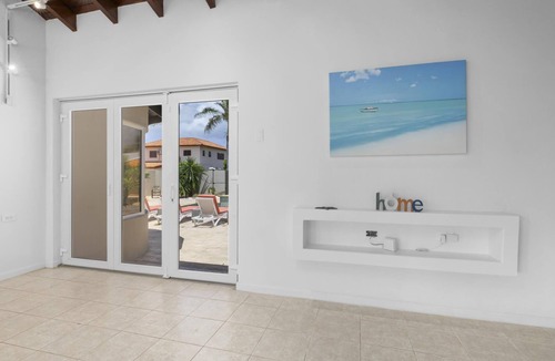 Moko Villa | Tropical Escape 4BR Villa Pool BBQ Near Palm Beach