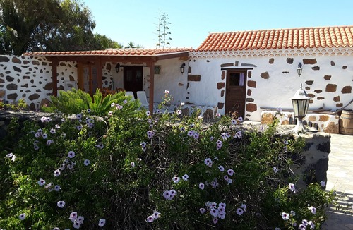 Guisguey House | Typical local house in Fuerteventura. Sun and relax