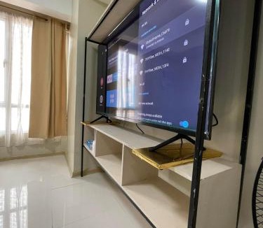 Pasig Apartment | U806 2Bedrooms PoolAccess Netflix wifi85mbps Karaoke