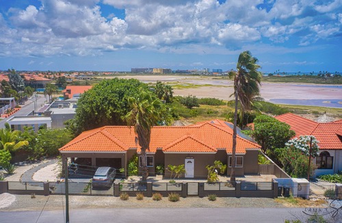 Malmok Apartment | Unique studio with swimming pool, walking distance to the beach, with great view