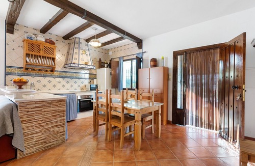 Valle de Abdalagis House | Vacation Home 'Vista Al Valle - Caminito Del Rey' with Mountain Views & Air Conditioning