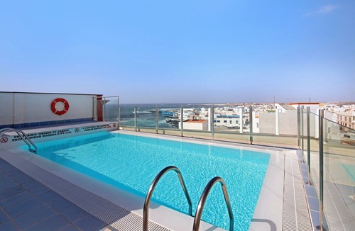 El Cotillo Apartment | Vacation Home "Apartamento Hibisco" close to the Beach with Shared Pool & Wi-Fi