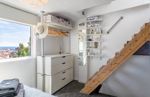 Alicante City Centre House | Vacation Home "Casita Kunterbunt" with Sea View, Terrace & Wi-Fi