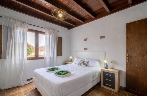 La Asomada Villa | Vacation Home 'Villa Alisios La Asomada' with Sea View, Pool & Wi-Fi