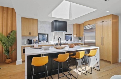 Venice House | Venice Open Designer House w Pool