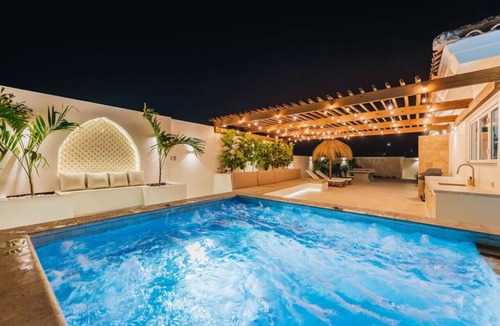 Esmeralda Villa | Villa Amandari 2min from Palm Beach, Billiard, HotTub, Private Pool By AtMonchi