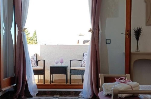 Oropesa del Mar Villa | Villa del Mar with Mountain View, Pool, Garden & Wi-Fi