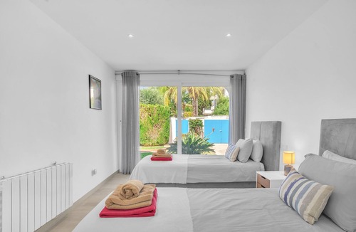 Golden Mile Villa | Villa Elena