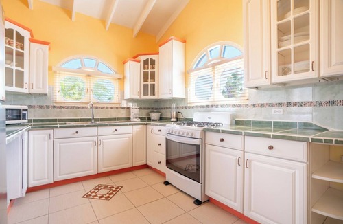 Boroncana Villa | Villa Encantada Aruba with Private Pool and garden