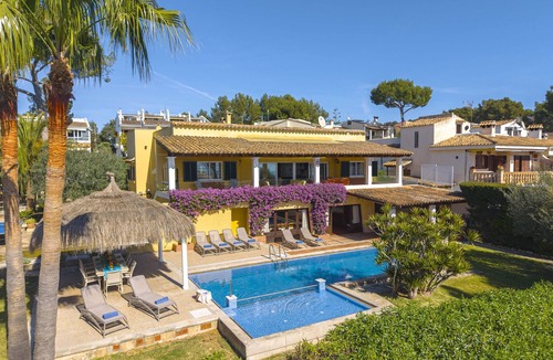 Alcanada Villa | Villa Farrutxet with sea view in Alcudia
