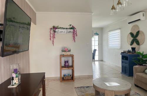 San Miguel House | Villa Fina Aruba