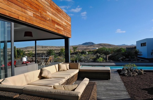 Lajares Villa | VILLA LA LAGUNA-450 m²-Heated swimming pool-Natural park view-Wifi-12 px
