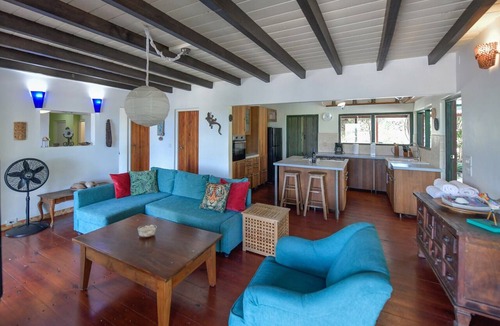 Santa Cruz House | Villa Luna LLena located in the Jamanota hills of Aruba's Arikok National park