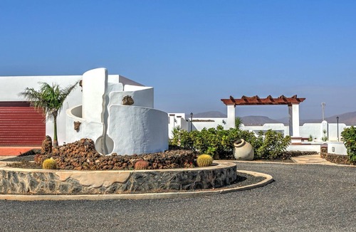 Antigua House | Villa mit privatem Pool by Interhome