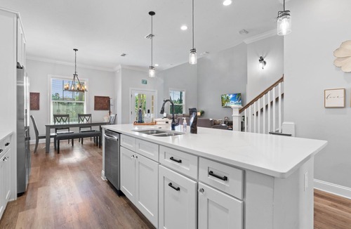 Lincolnville House | Villa Mojito Lakefront Home and APTs Sleeps 24