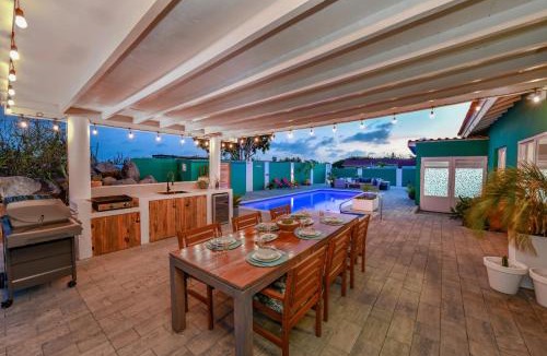 Moko Villa | Villa Mokomo Private Pool Retreat Aruba with outdoor kitchen