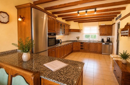 Sa Cabaneta Villa | Villa, only 15 min from Palma, 12 pax, large pool, WIFI FREE, AACC, Sat TV