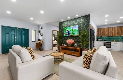 Washington Villa | Villa Prikichi ~ Near Beach w/Private Pool!