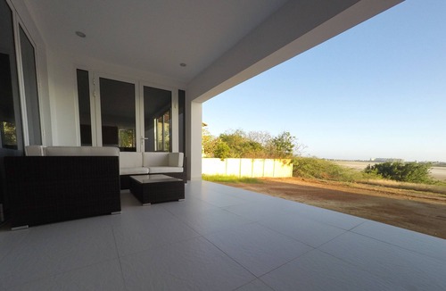 Malmok Villa | Villa Pristine: modern villa, 5-minute walk to Malmok Beach / Boca Catalina