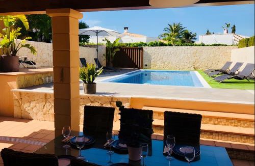 Cala Romantica House | Villas2meet Estamarell