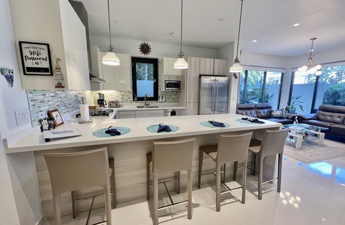 Boroncana Apartment | Waykiri Unit C-02 Luxurious New Apartment, Noord