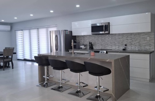 Boegoeroei House | WELCOME TO PARADISE nModern Home in Noord!nJust 5 min from Palm beach!